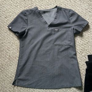 Figs Catrina one pocket scrub top gray